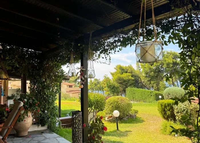 Eirinis House
