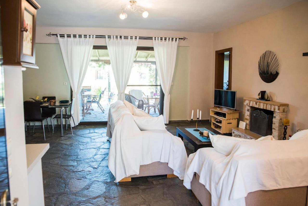 Eirinis House Possidi