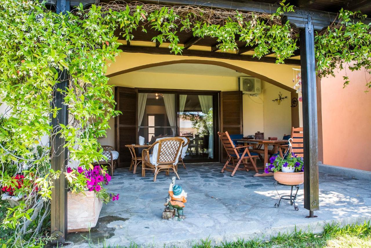 Eirinis House